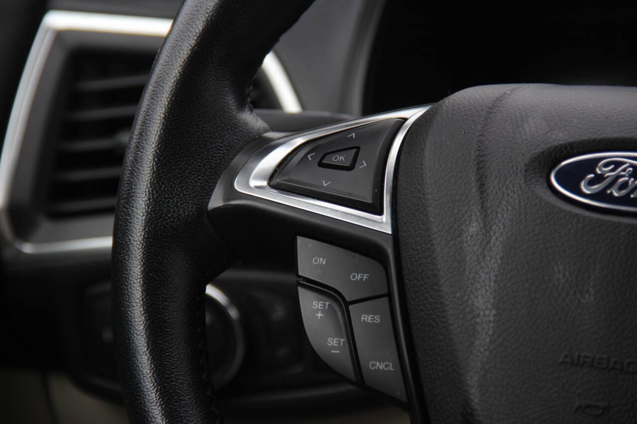 Certified 2022 Ford Edge Titanium image 19