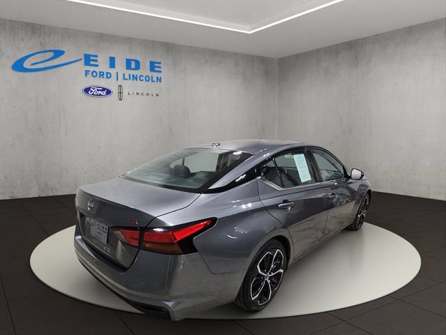 Used 2024 Nissan Altima 2.5 SR FWD image 9