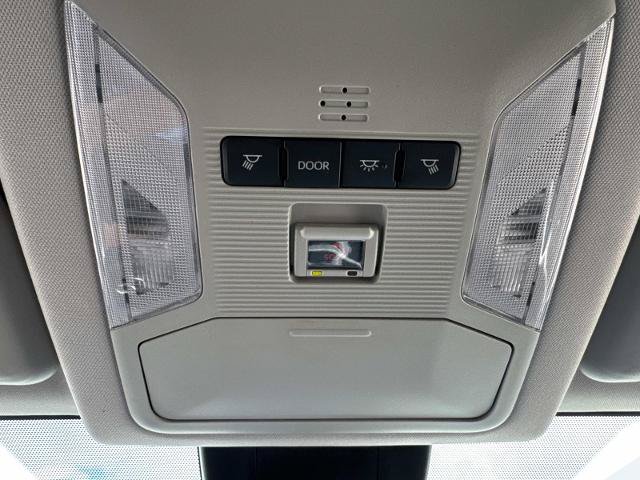 Used 2022 Toyota RAV4 LE FWD image 20