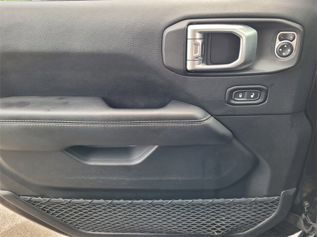 Used 2019 Jeep Wrangler Unlimited Sahara image 22