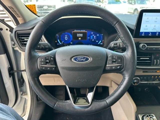 Certified 2020 Ford Escape Titanium w/ Titanium Premium Package 2.0 FWD image 21