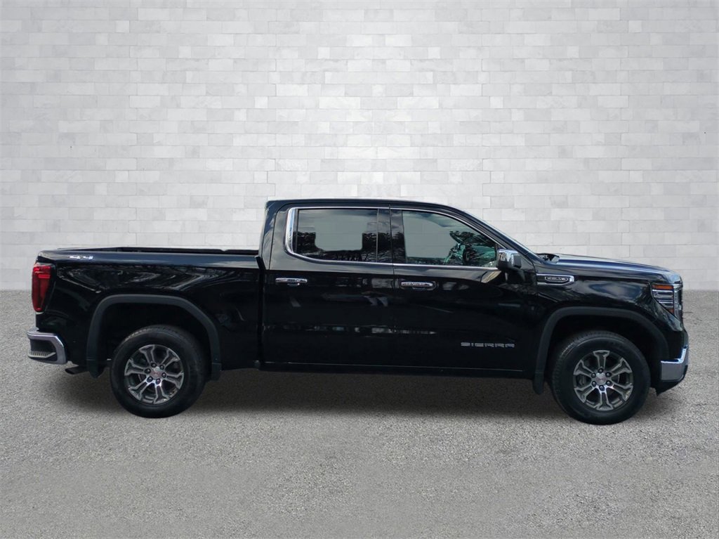 Used 2025 GMC Sierra 1500 SLT image 3