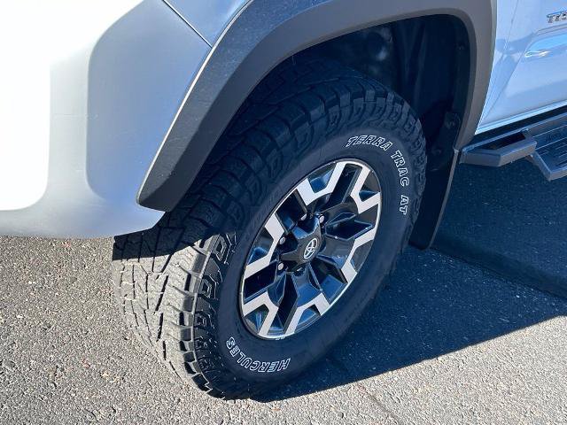 Used 2023 Toyota Tacoma TRD Off-Road w/ Technology Package AWD/4WD image 28