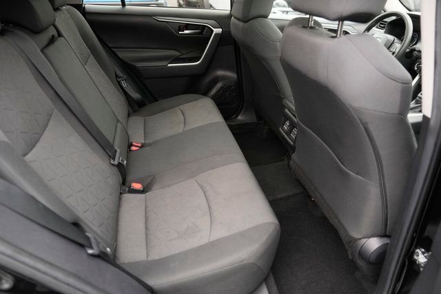 Used 2021 Toyota RAV4 XLE w/ Convenience Package image 16