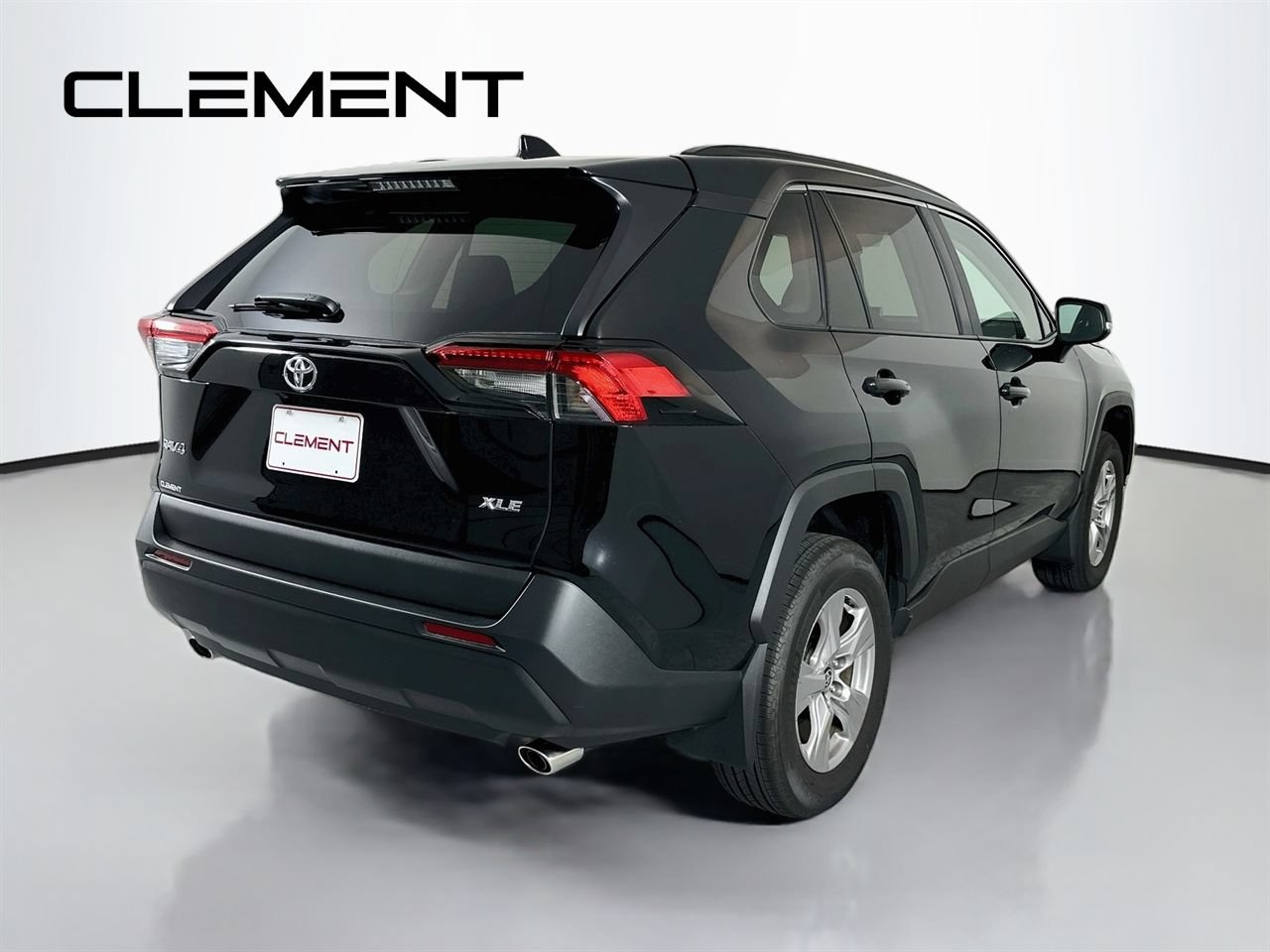 Used 2025 Toyota RAV4 XLE w/ Convenience Package FWD image 7