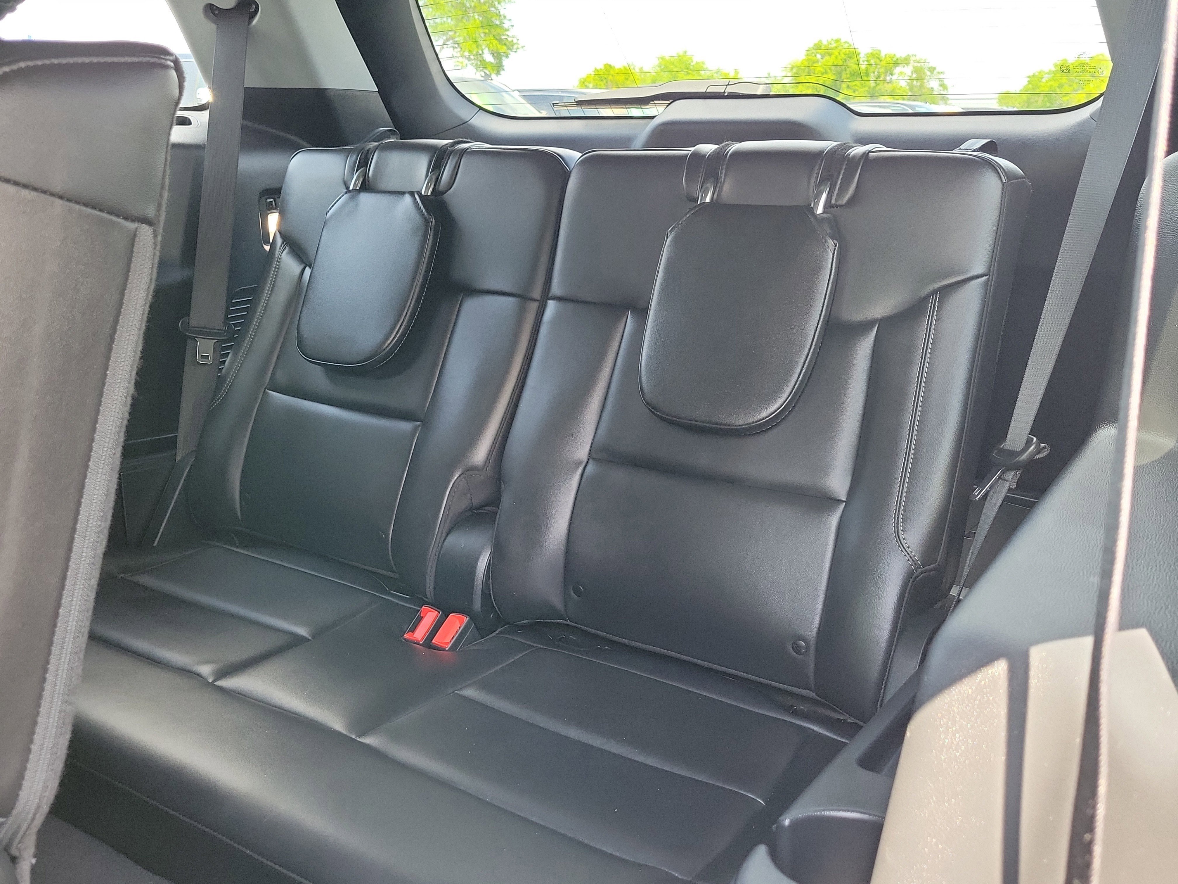 Certified 2022 Ford Explorer XLT w/ Equipment Group 202A image 13