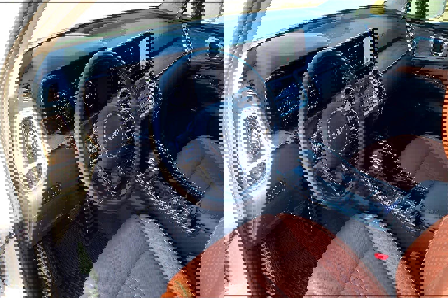 Used 2022 Kia Sorento SX Prestige w/ Rust Color Package image 17