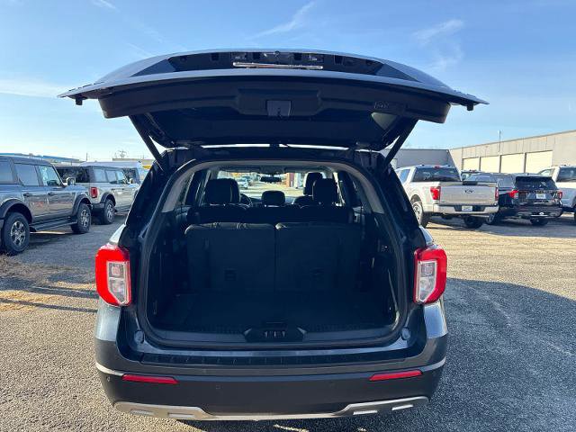 Certified 2022 Ford Explorer XLT w/ Equipment Group 202A image 11