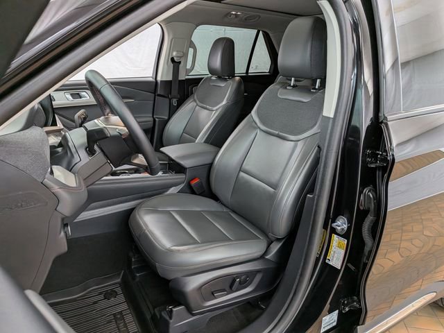 Certified 2025 Ford Explorer Active w/ Active Comfort Package image 11
