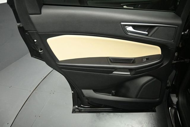Certified 2024 Ford Edge SE w/ Black Appearance Package AWD/4WD image 22