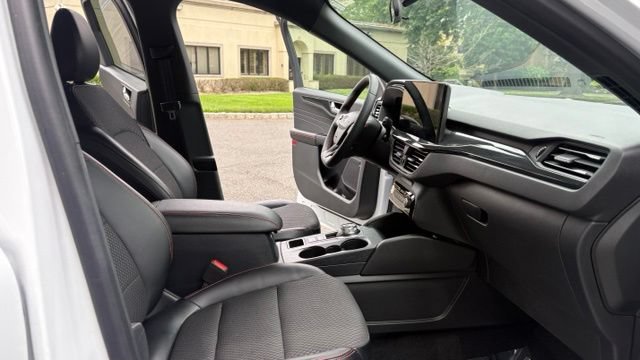 Certified 2023 Ford Escape ST-Line w/ Tech Pack #1 AWD/4WD image 34