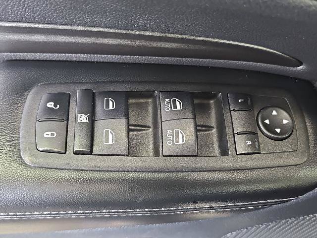 Used 2023 Dodge Durango SXT RWD image 25