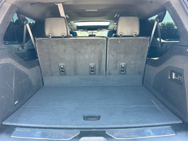 Used 2024 Cadillac Escalade ESV Premium Luxury w/ Performance Package AWD/4WD image 12