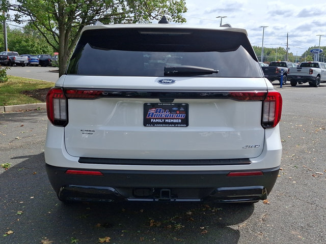 Certified 2025 Ford Explorer ST-Line AWD/4WD image 9