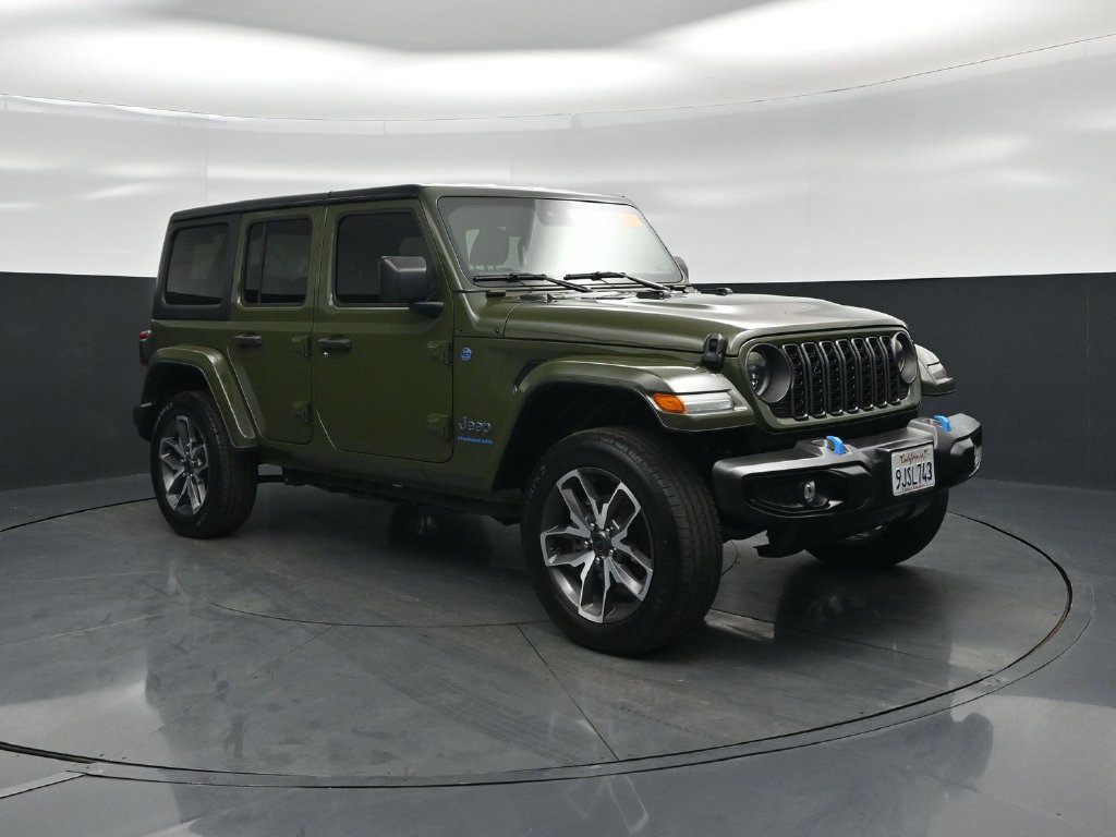 Used 2024 Jeep Wrangler Unlimited w/ Convenience Group AWD/4WD image 53