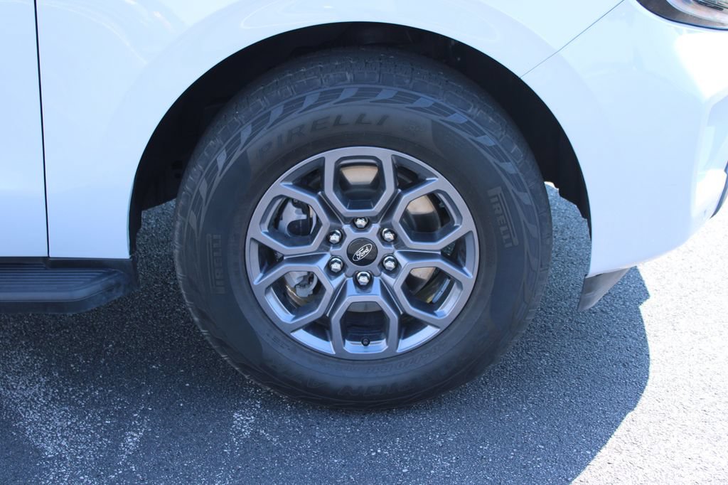 Certified 2025 Ford Expedition Active AWD/4WD image 22