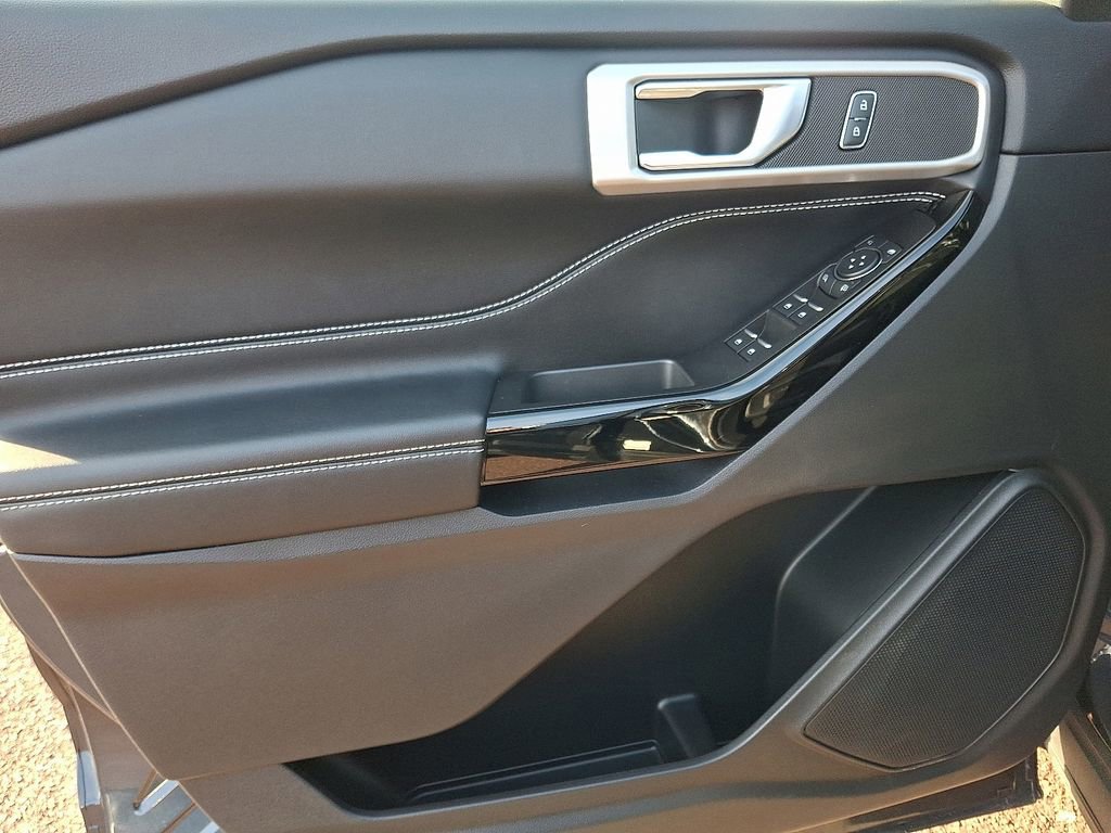 Certified 2022 Ford Explorer ST w/ ST Street Pack image 14