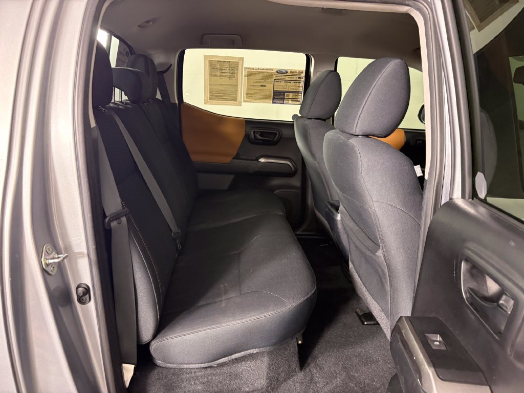 Used 2018 Toyota Tacoma SR5 RWD image 30