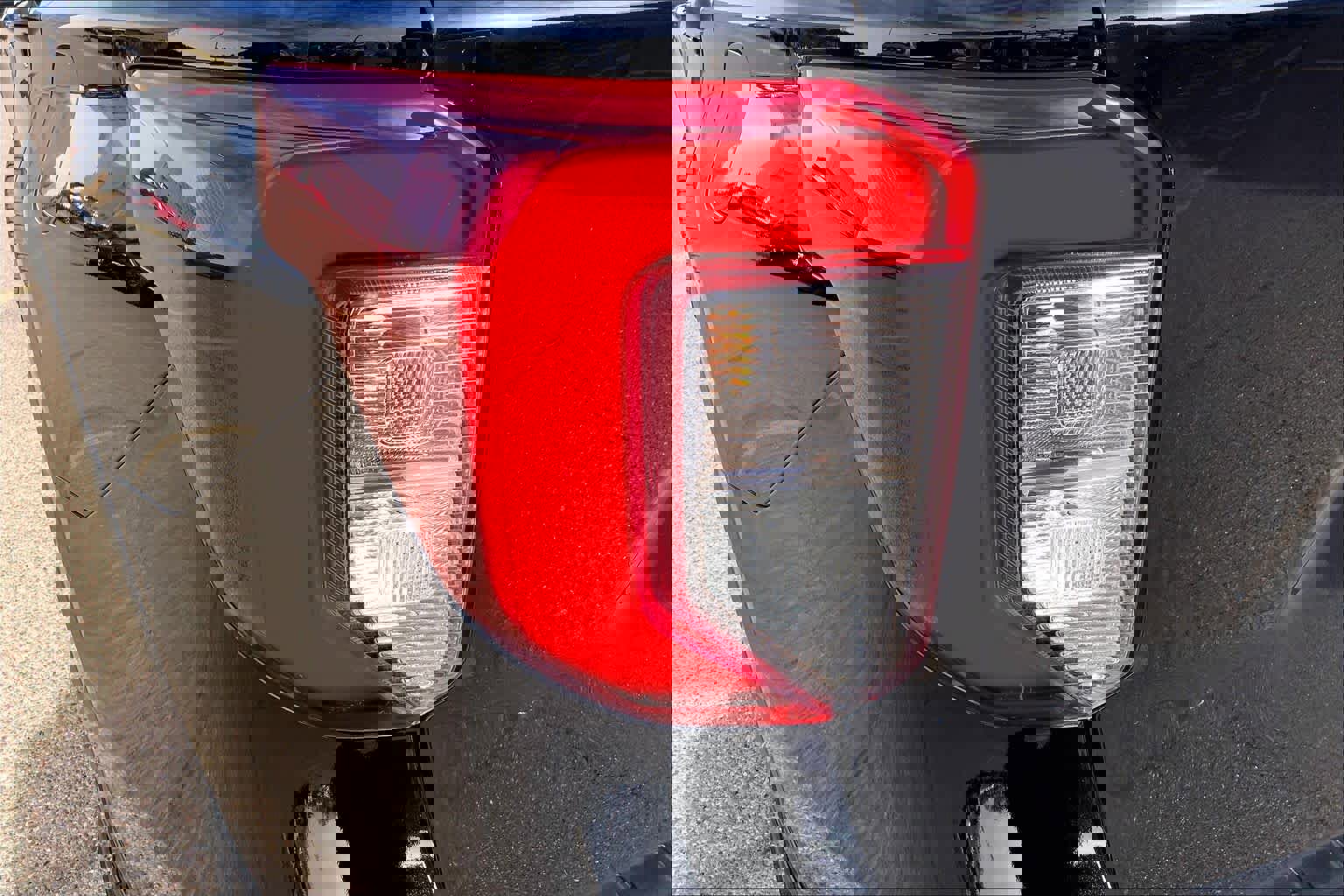 Certified 2020 Ford Explorer ST w/ Premium Technology Package image 28