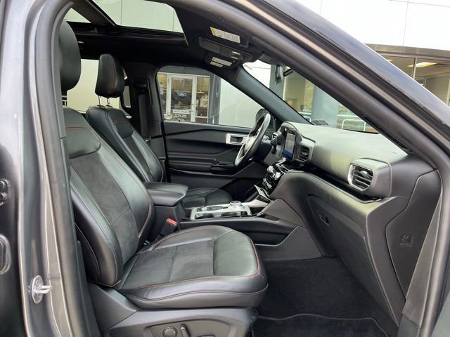 Certified 2022 Ford Explorer ST-Line w/ Class IV Trailer Tow Package image 39