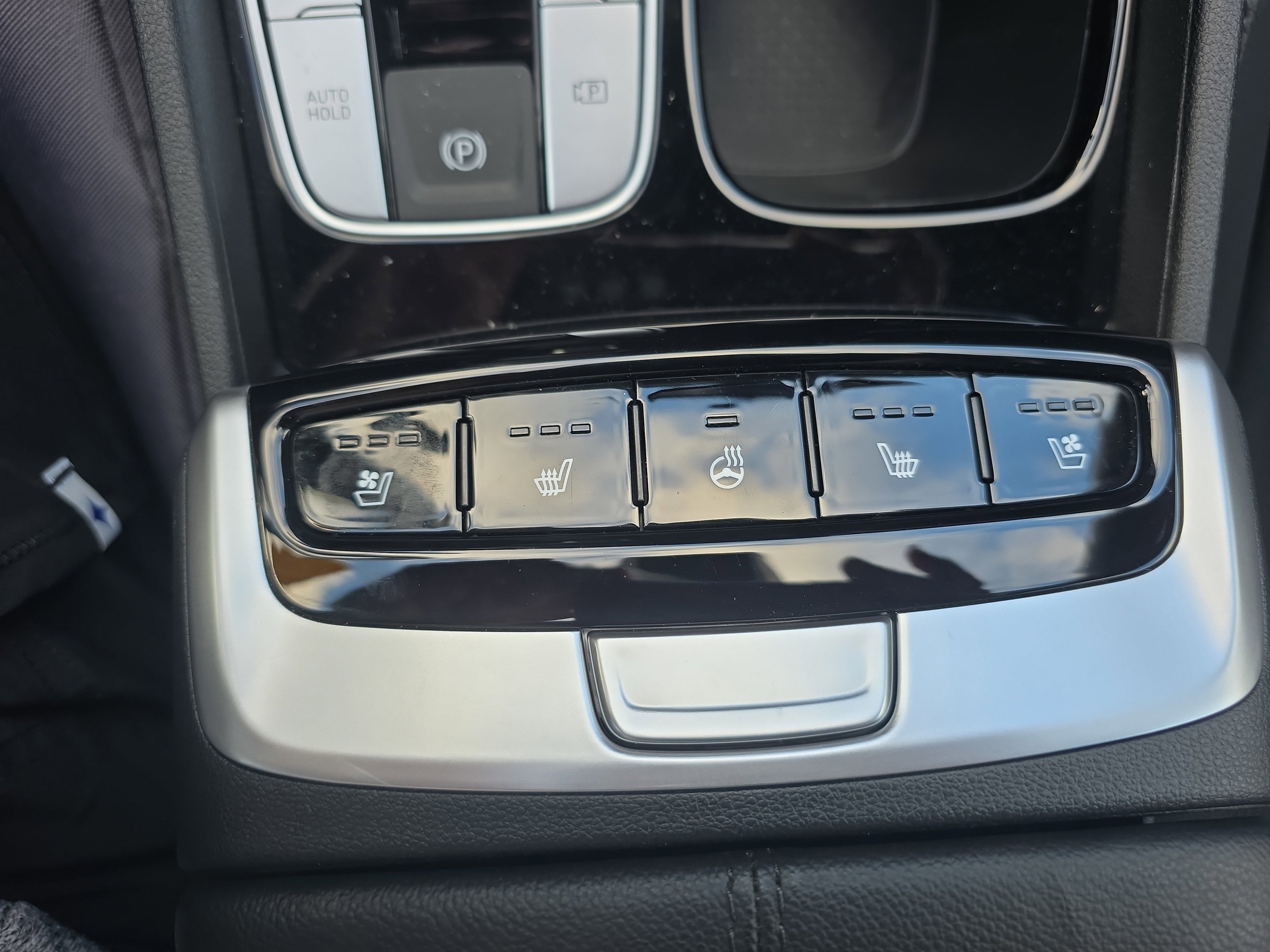 Used 2024 Hyundai Santa Cruz Limited image 41