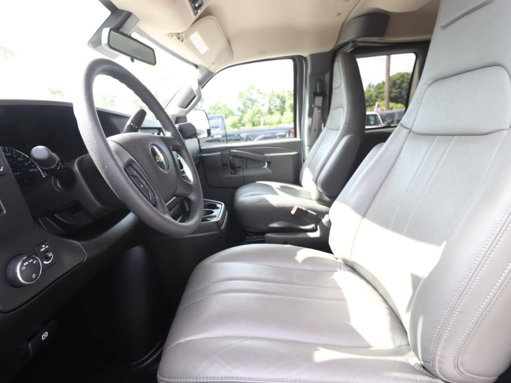Used 2024 Chevrolet Express 3500 LS RWD image 2