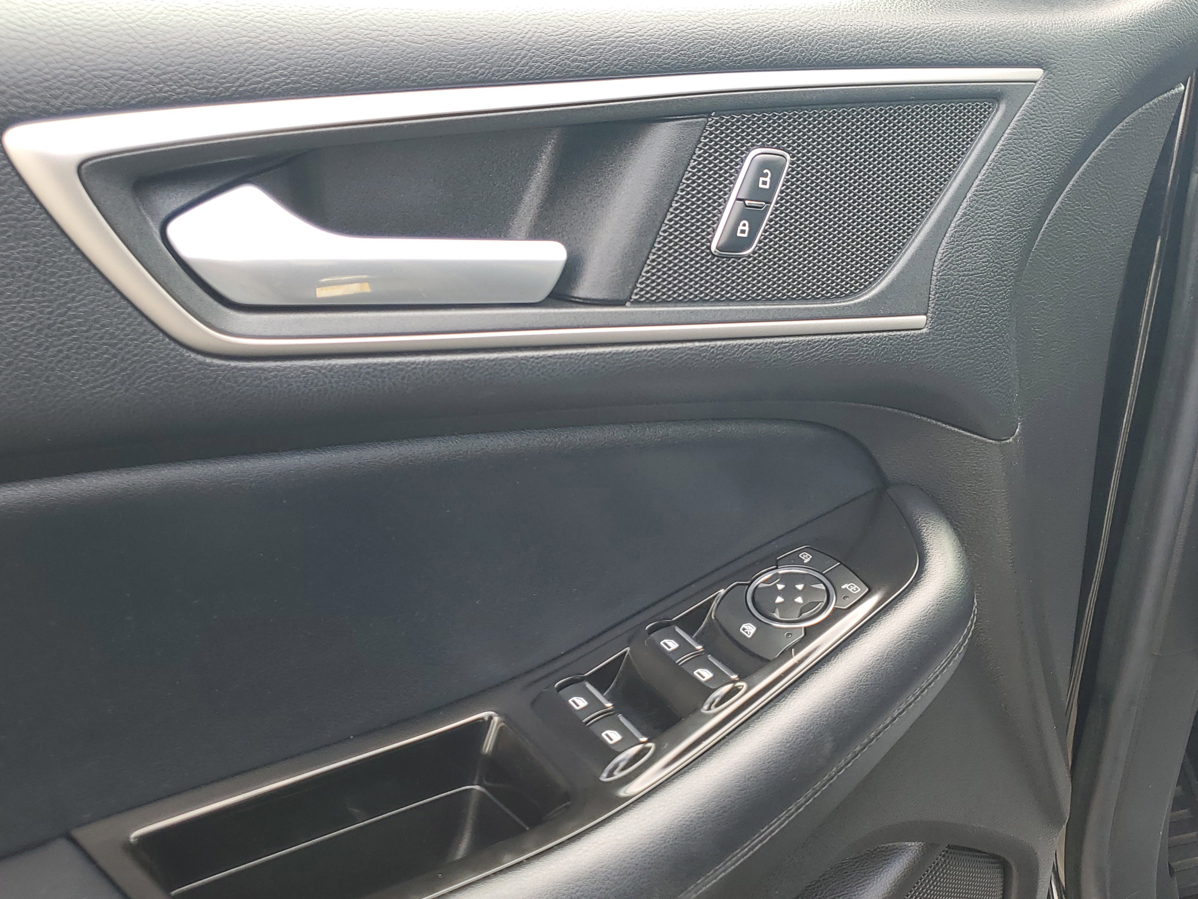 Certified 2017 Ford Edge SEL w/ Equipment Group 201A image 21