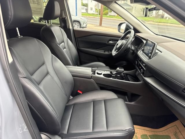 Used 2023 Nissan Rogue SV w/ SV Premium B Package AWD/4WD image 29