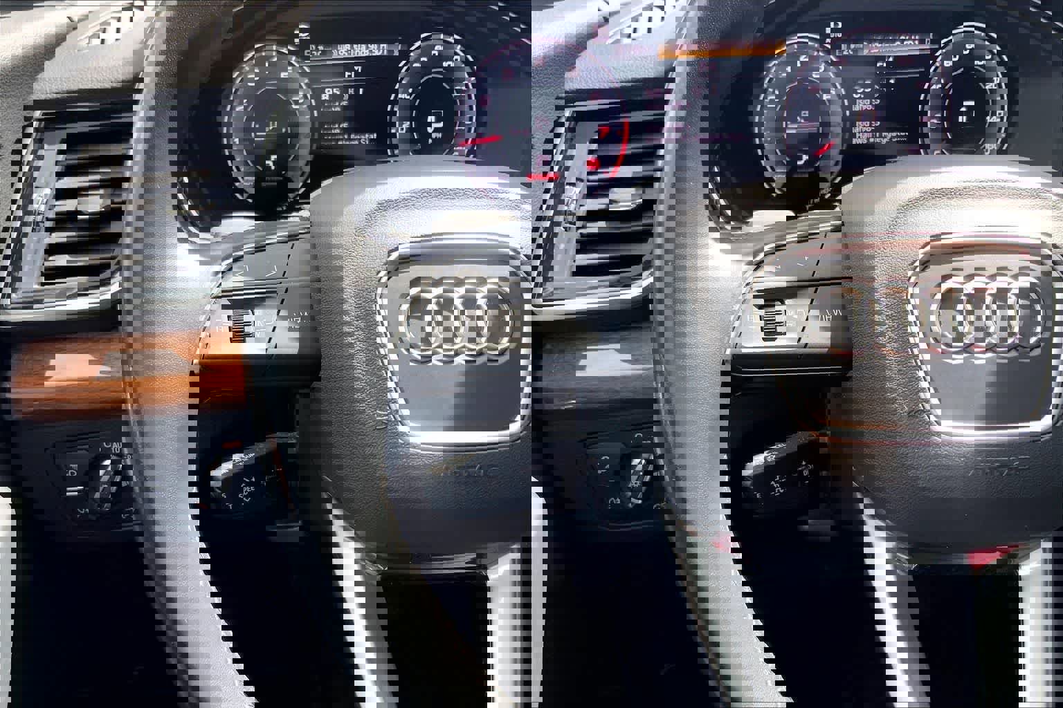 Used 2023 Audi Q5 2.0T Premium Plus AWD/4WD image 24