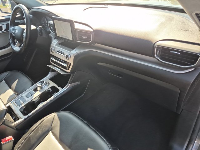 Certified 2023 Ford Explorer XLT w/ Equipment Group 202A RWD image 38