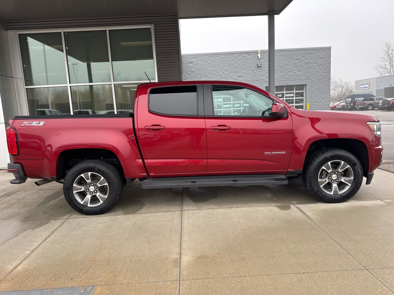 Used 2017 Chevrolet Colorado Z71 image 2