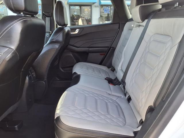 Certified 2023 Ford Escape SE w/ PHEV Premium Package image 28