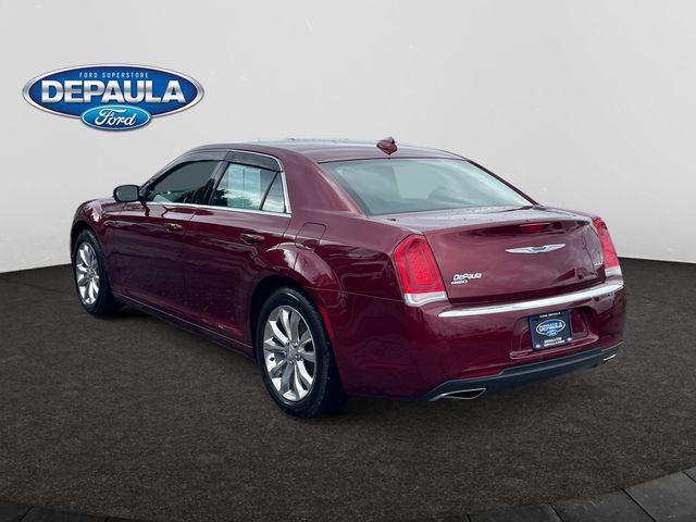 Used 2019 Chrysler 300 Touring w/ Driver Convenience Group AWD/4WD image 4