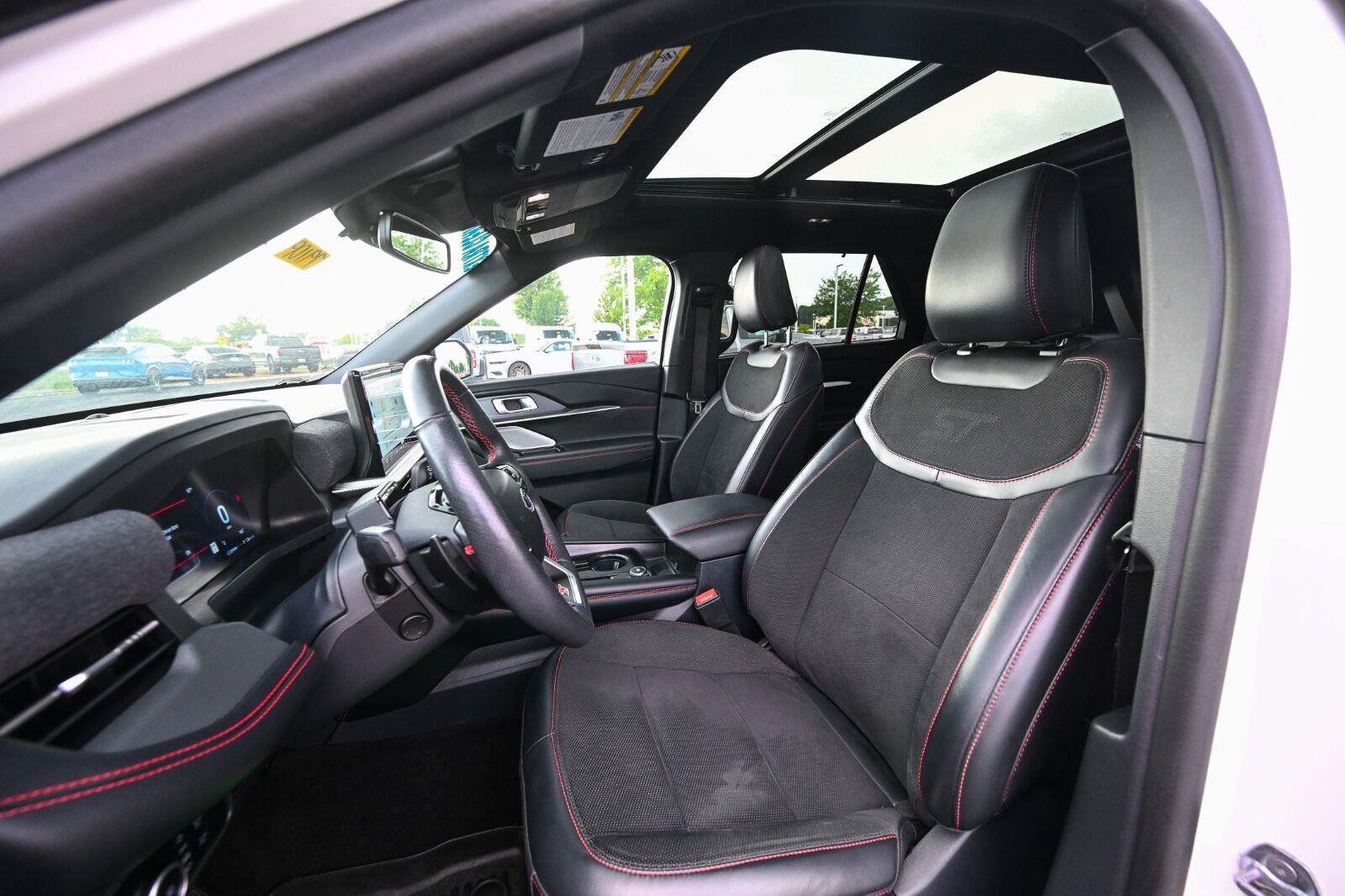 Certified 2025 Ford Explorer ST AWD/4WD image 19