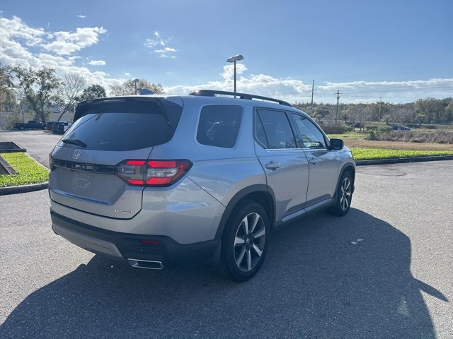 Used 2024 Honda Pilot Touring image 5