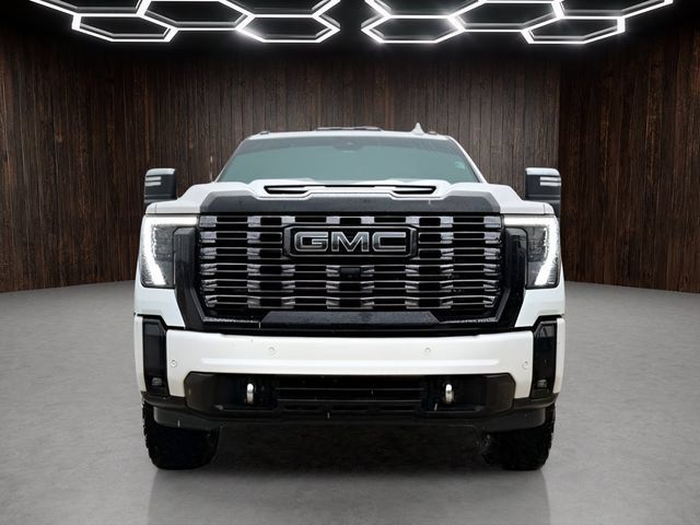 Used 2025 GMC Sierra 3500 Denali Ultimate AWD/4WD image 3
