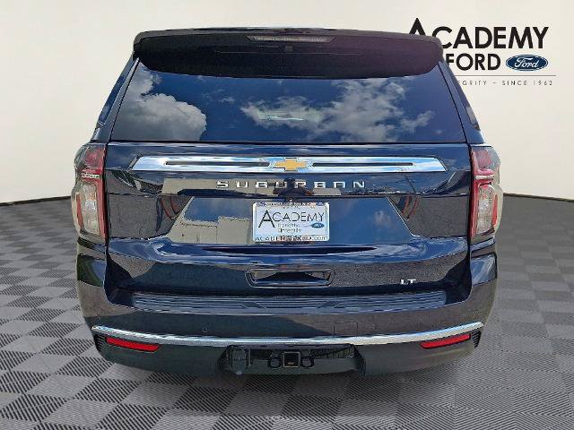 Used 2022 Chevrolet Suburban LT AWD/4WD image 5