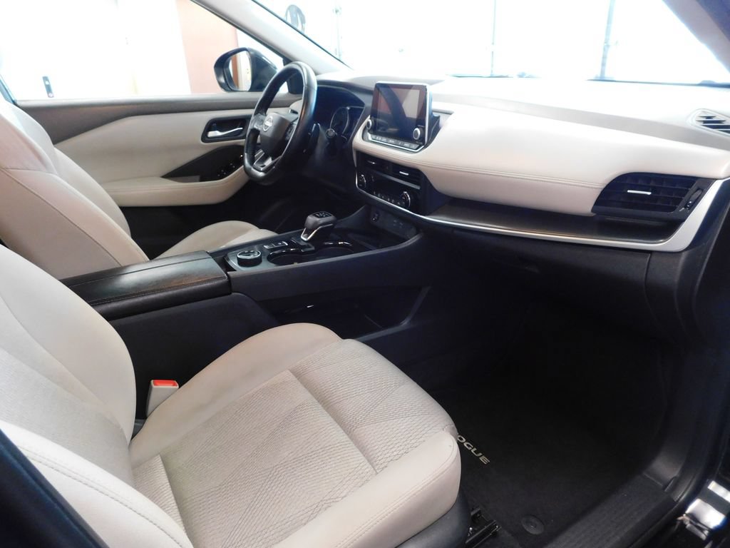 Used 2025 Nissan Rogue SV AWD/4WD image 55