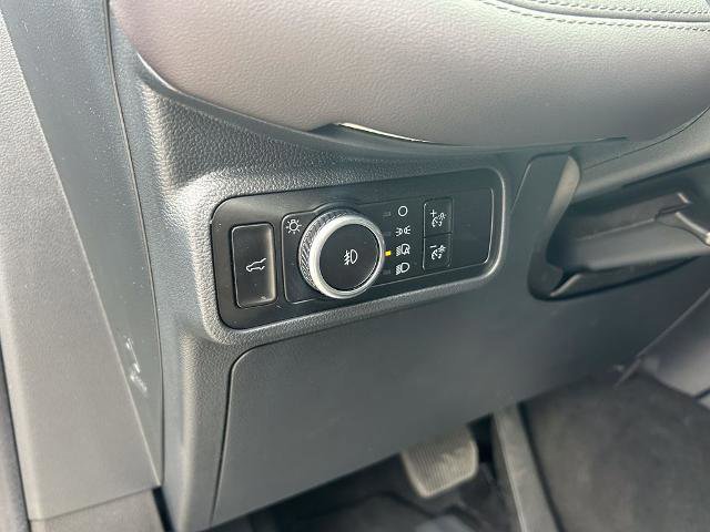 Certified 2025 Ford Explorer Platinum w/ LUX Leather Package image 11