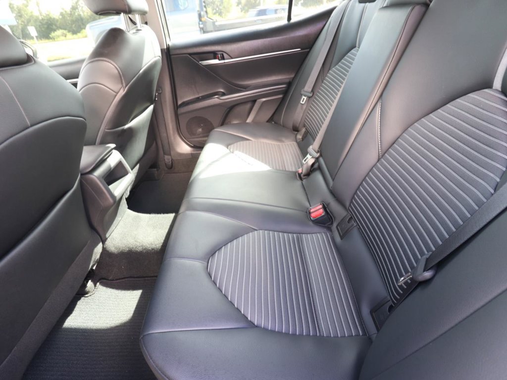 Used 2020 Toyota Camry SE FWD image 9