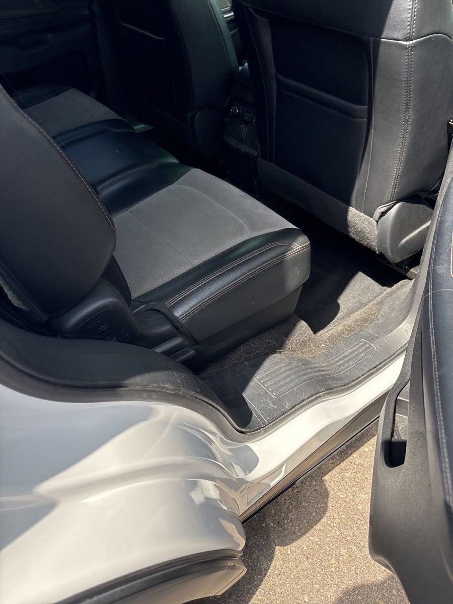 Certified 2017 Ford Explorer XLT w/ Equipment Group 202A FWD image 7