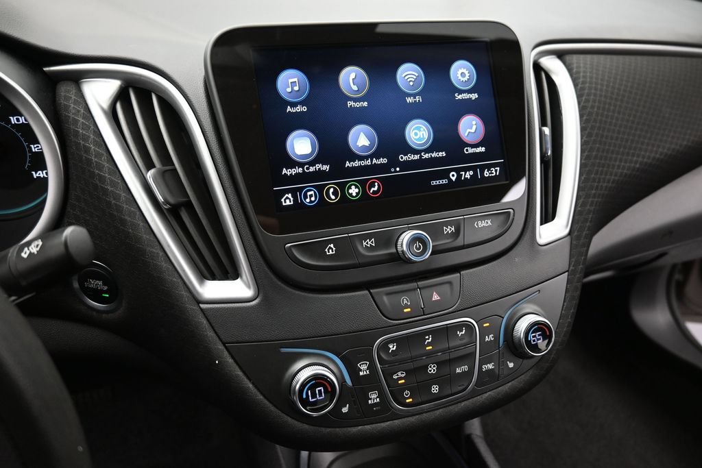Used 2025 Chevrolet Malibu LT FWD image 2