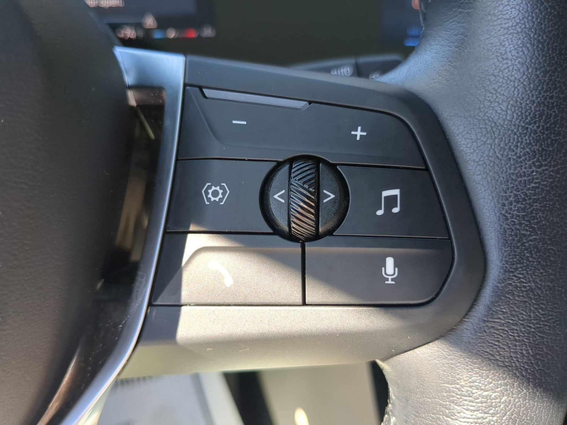 Used 2025 BMW X1 xDrive28i w/ Convenience Package image 49