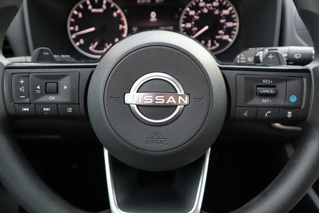 Used 2023 Nissan Rogue SV image 31