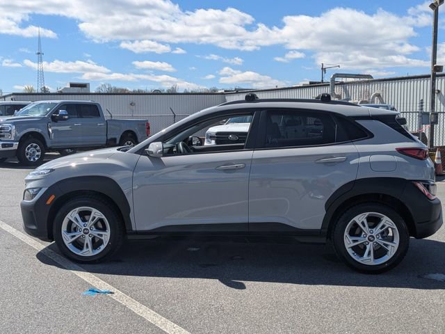 Used 2022 Hyundai Kona SEL image 2