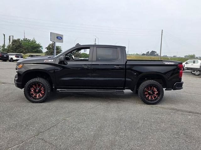 Used 2024 Chevrolet Silverado 1500 Custom Trail Boss AWD/4WD image 4