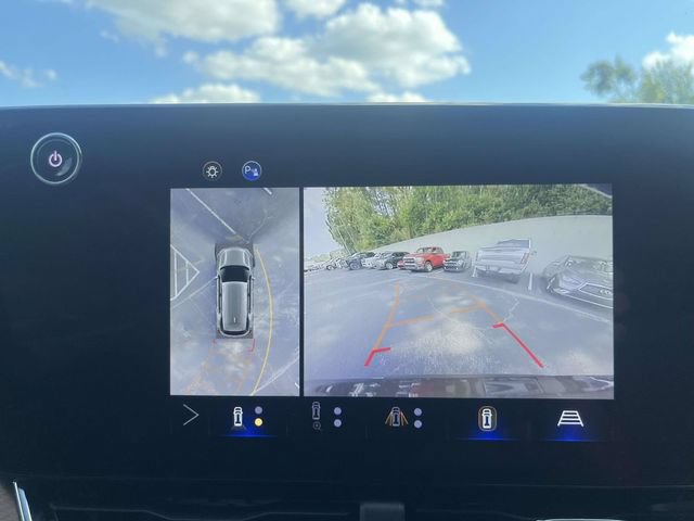 Used 2025 Chevrolet Equinox ACTIV w/ Safety and Technology Package FWD image 31
