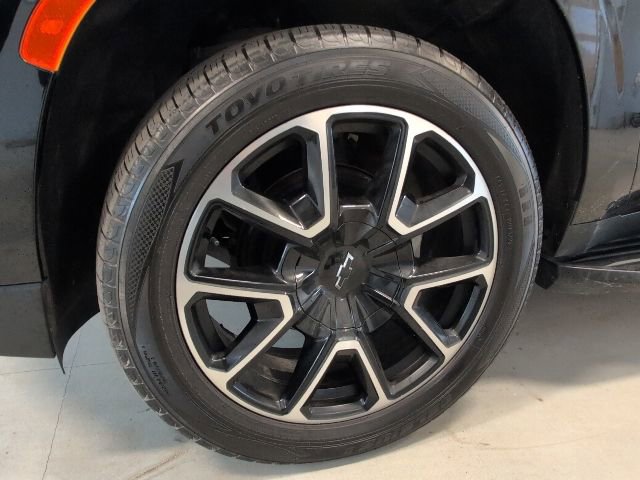 Used 2022 Chevrolet Tahoe RST w/ Luxury Package AWD/4WD image 9