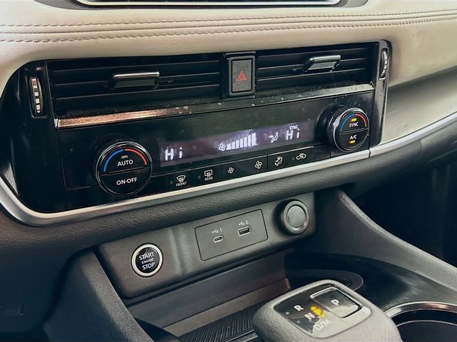 Used 2022 Nissan Rogue SV image 14