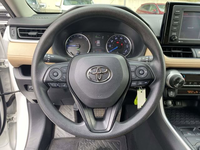 Used 2020 Toyota RAV4 LE image 21